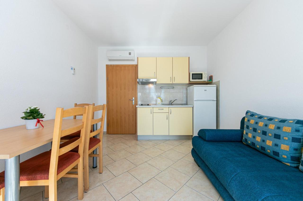 Apartments By The Sea Igrane, Makarska - 20014 Eksteriør billede